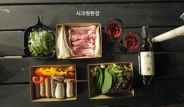 시크릿한강 카페 사진