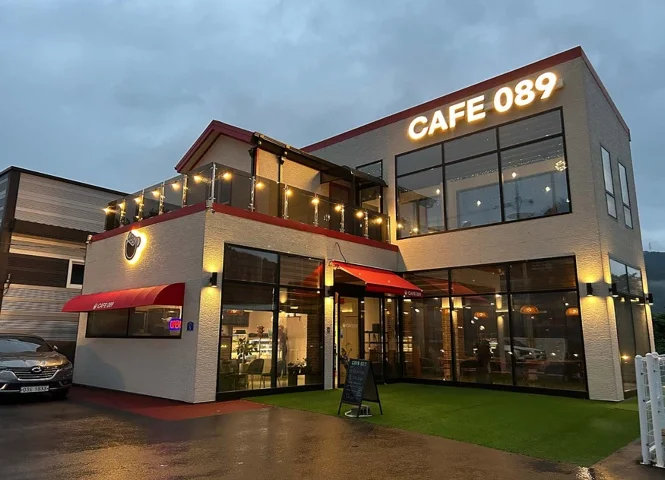 CAFE 089
