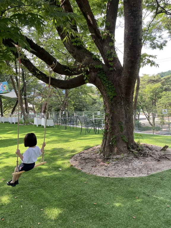 투썸플레이스 포천산정랜드점