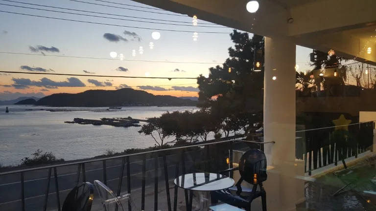 달이 떴다고 전화를 주시다니요