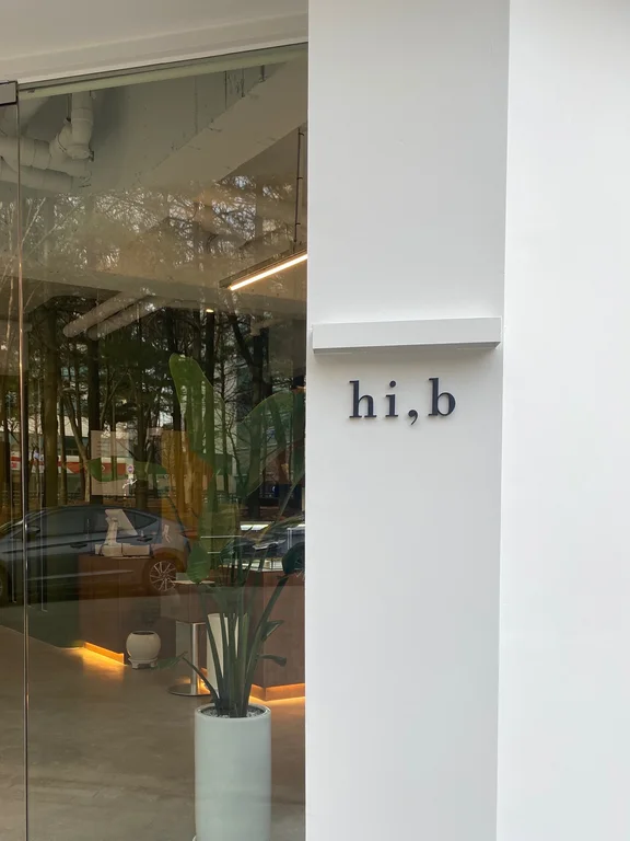 hi,b