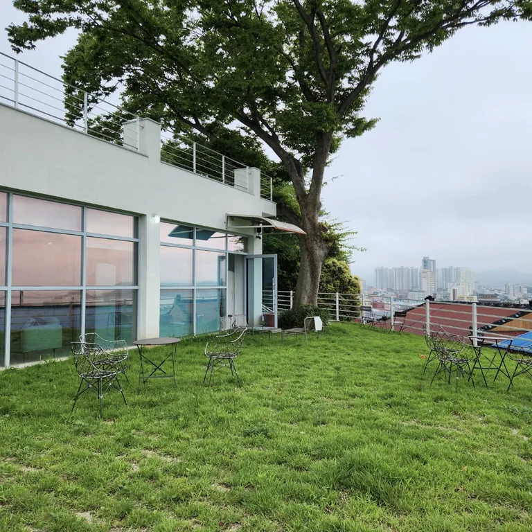 망산 카페
