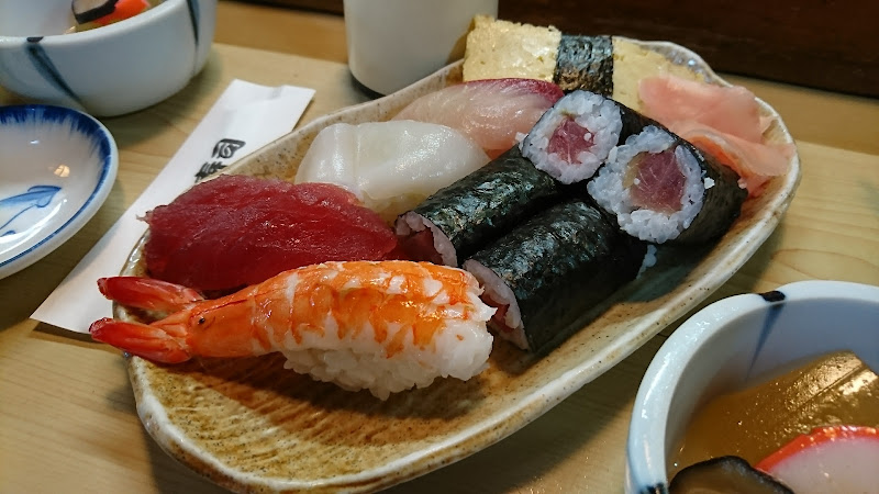 Maruhachi Sushi Ekimae 7