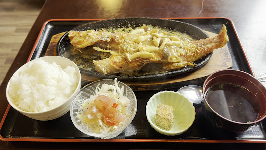 魚屋直営食堂魚まる 4 — 나하