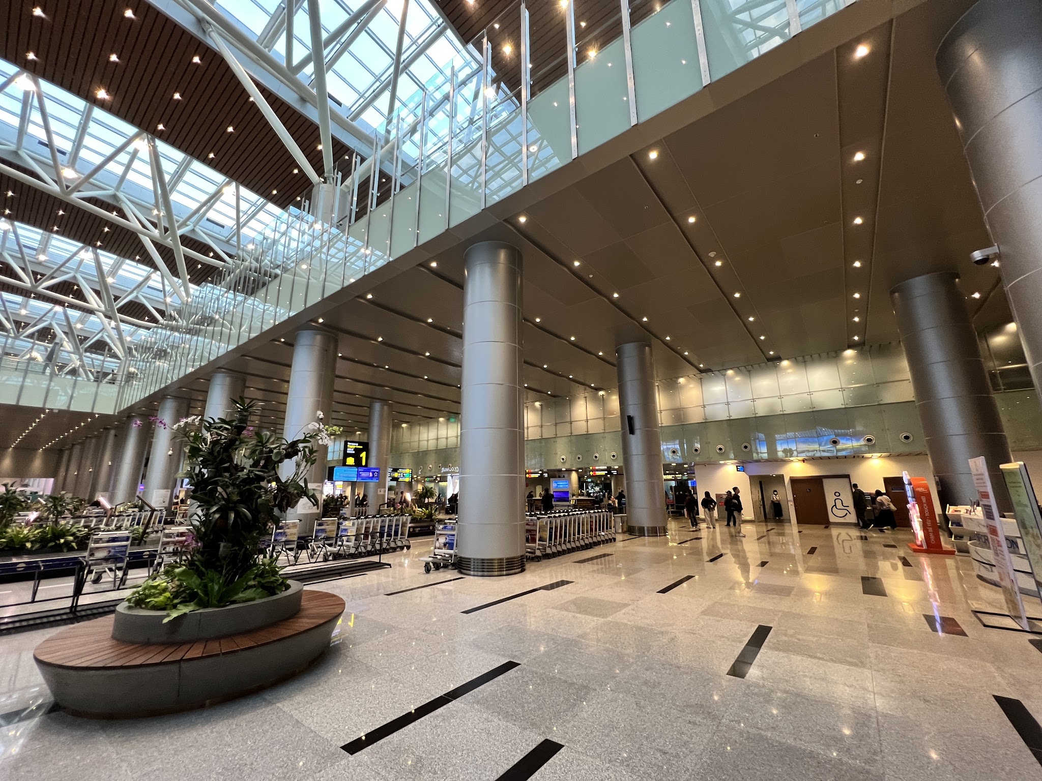 패스트 트랙 (공항 입국 서비스)
