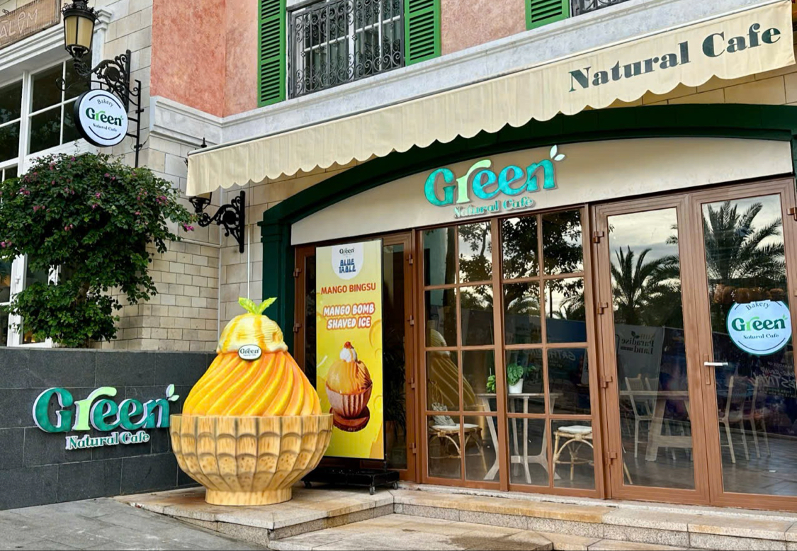 Green Natural Cafe