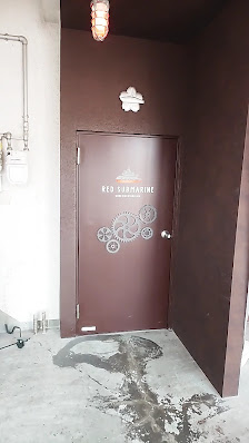 泊まれる潜水艦 Red Submarine 3