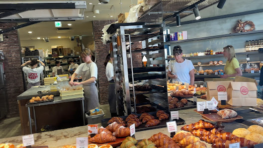 LUCKY BAKERY 3
