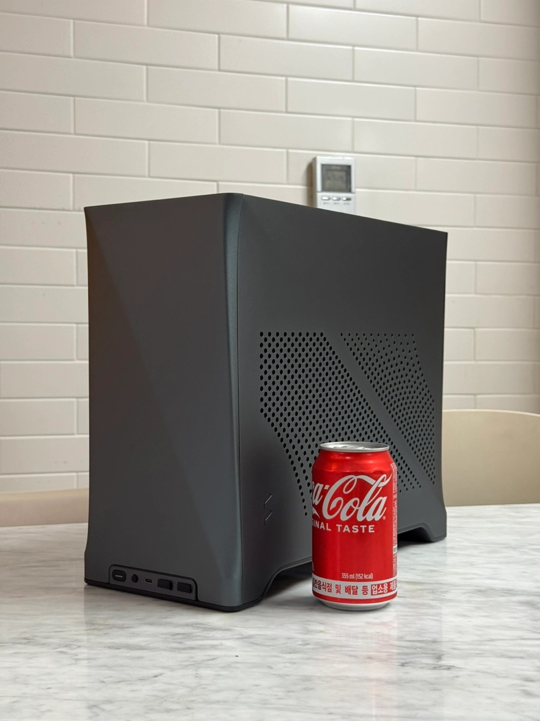 Fractal design ERA2 14600K, 4070ti super ITX SFF 컴퓨터