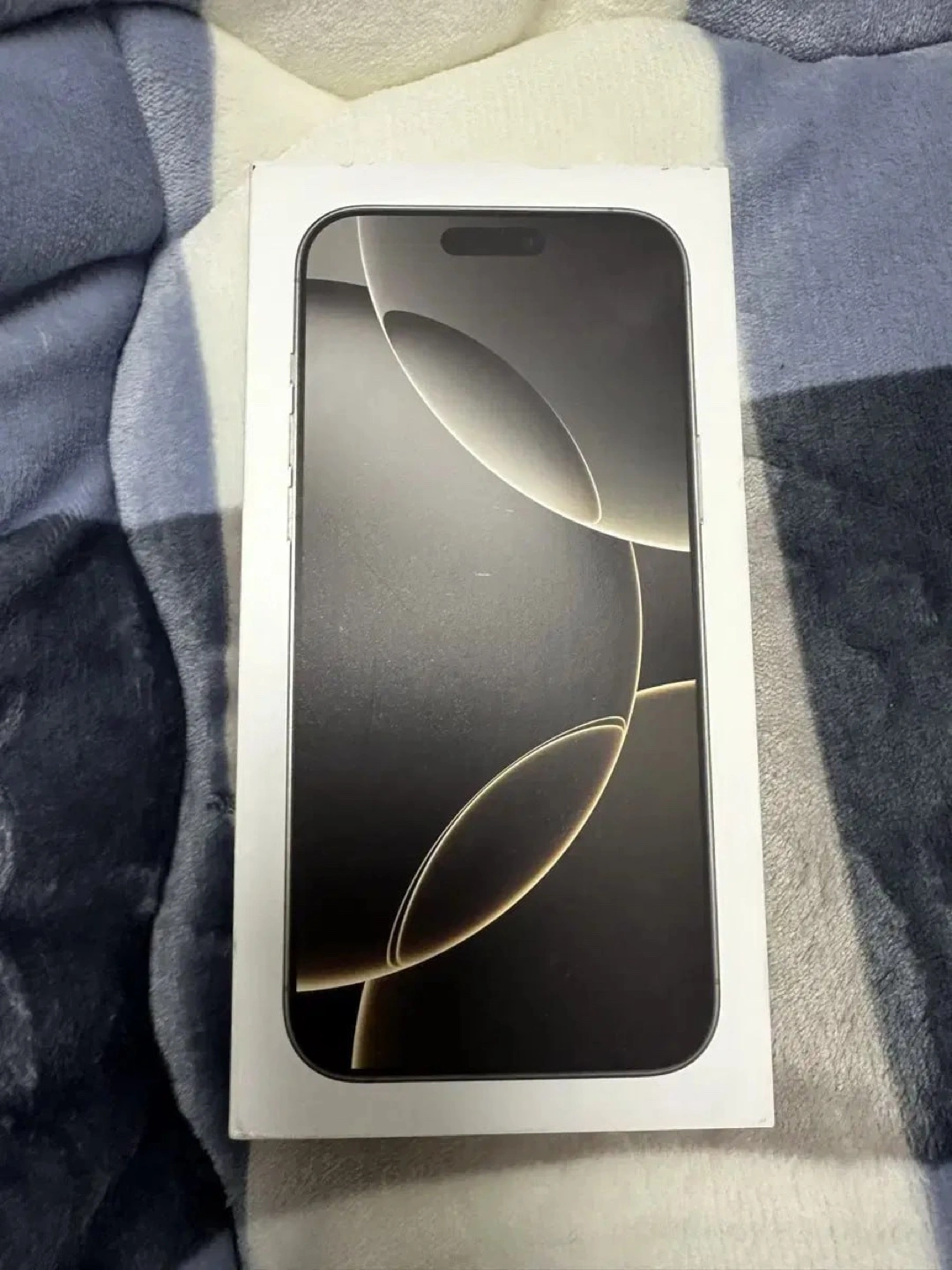 iphone 16 promax 256 네츄럴 티타늄 미개봉