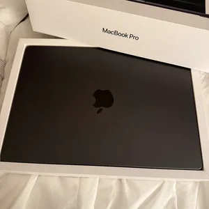 준풀박: 맥북 프로 14인치 맥북( M3 pro 11코어 x 14코어 GPU x 1TB x 18GB) 팝니다