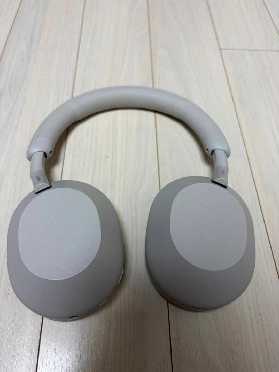 소니 WH-1000XM5 크림색