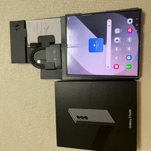 갤럭시 Z폴드6 실버 256 새제품급
