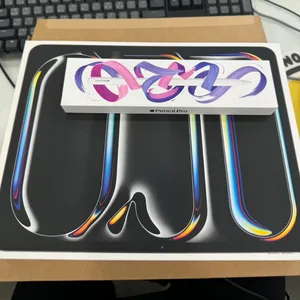 아이패드 프로 13인치 256GB (M4)셀룰러 모델,펜슬 프로 팝니다.