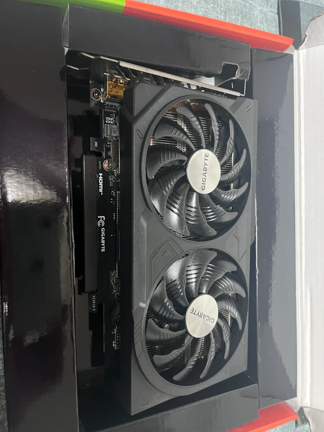 GIGABYTE RTX 4060Ti 그래픽카드