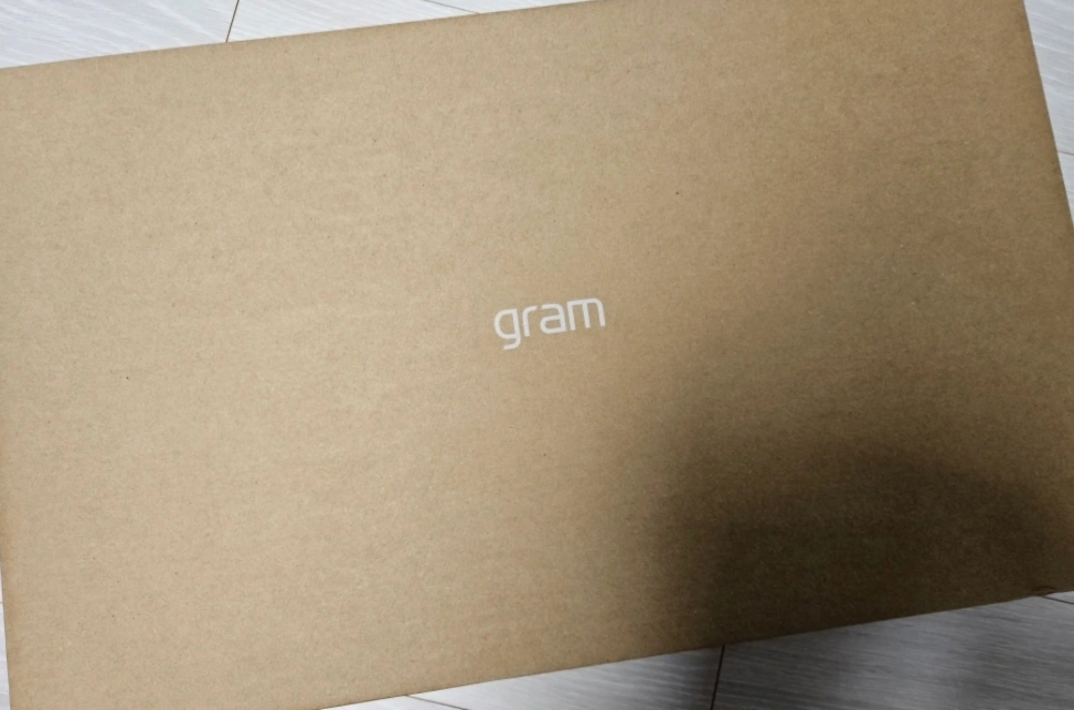 2024 LG 그램 프로 16인치 cpu울트라5 미개봉 새제품