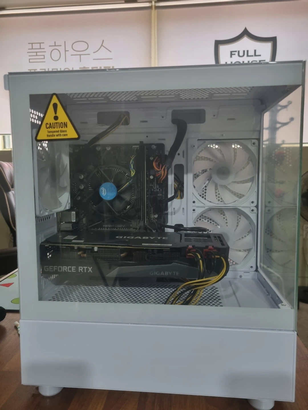 화이트 게이밍 PC 본체 RTX 3070