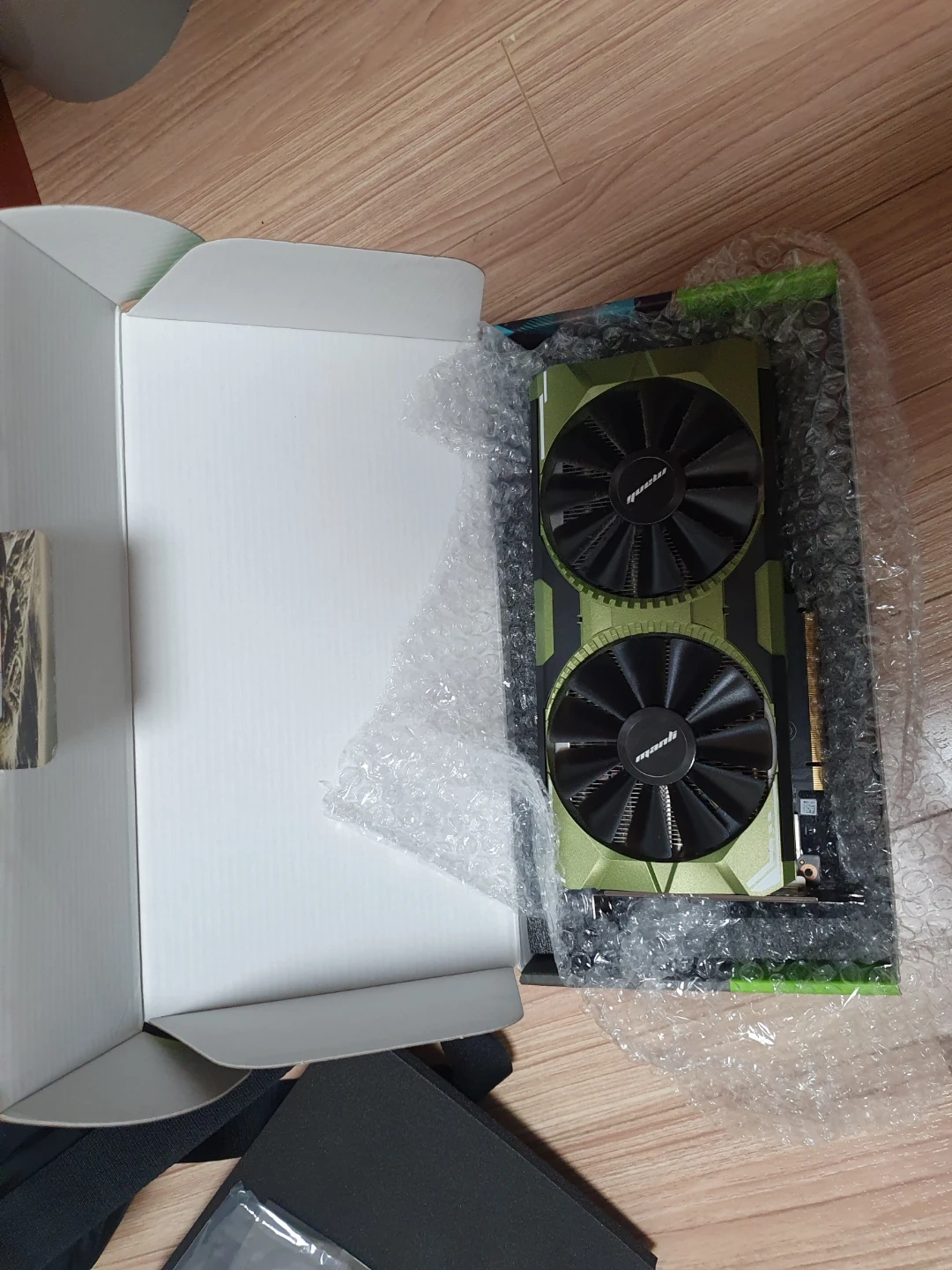 RTX4070 만리 2팬 그래픽카드