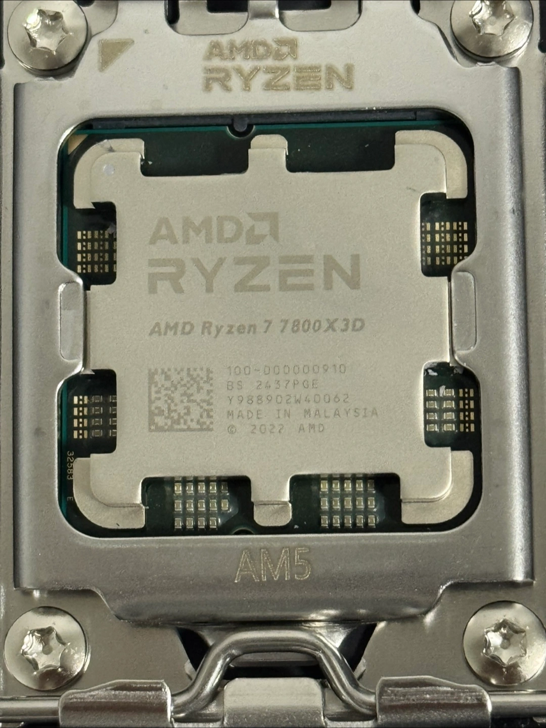 AMD Ryzen 7 7800X3D CPU
