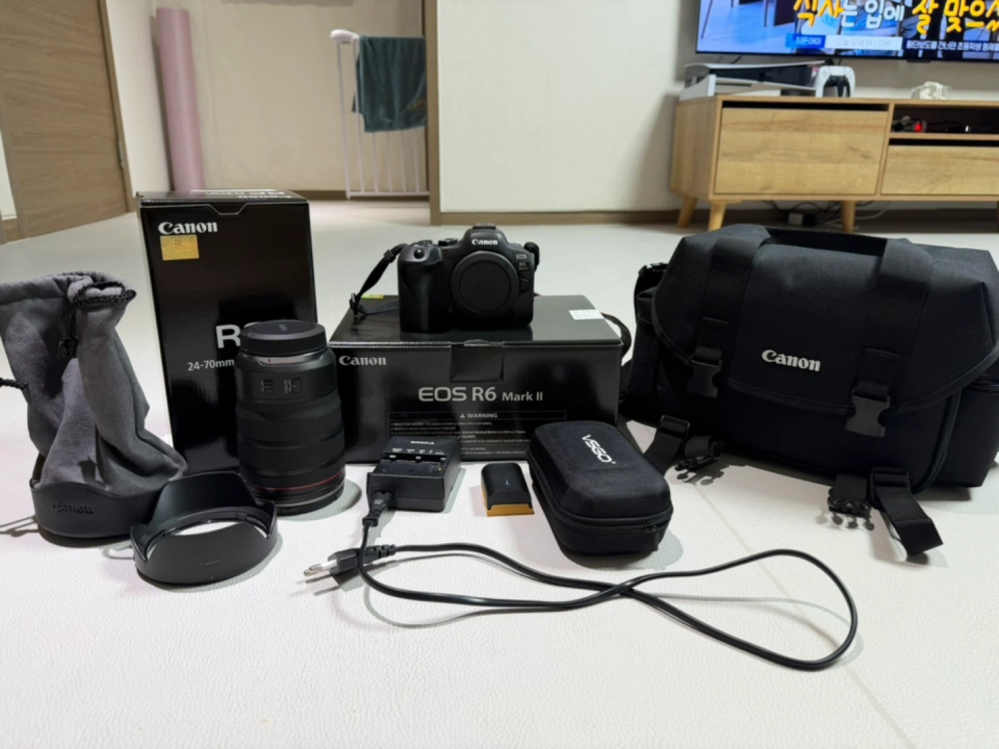 캐논 EOS R6 Mark II + RF24-70 2.8L 렌즈 세트 판매합니다.