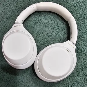 소니 WH-1000XM4 화이트 헤드셋 한정판