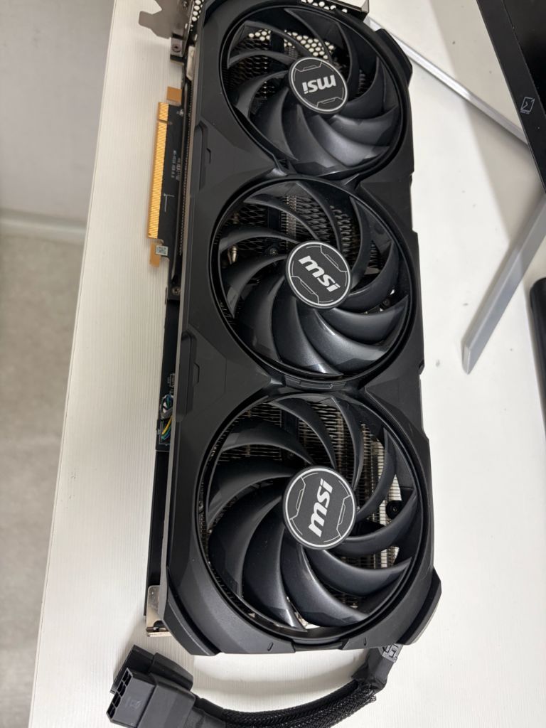MSI 지포스 RTX 4070 Ti SUPER 벤투스 3X 블랙 OC D6X 16GB 판매합니다.
