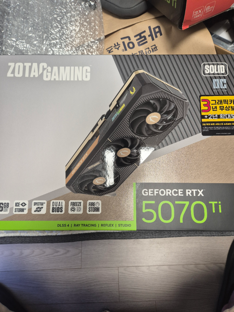 RTX 5070 Ti 게이밍트리오 그래픽카드