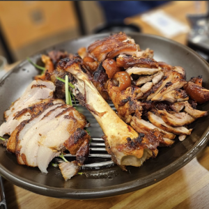 2인 식사권 / 메인 메뉴 (화덕족발 小, 화덕 보쌈 小, 반반 족발 中 — [부산-경남 ] 천상 화목한가족 본점 [50,000원 상당] 2인 식사권 / 메인 메뉴 (화덕족발 小