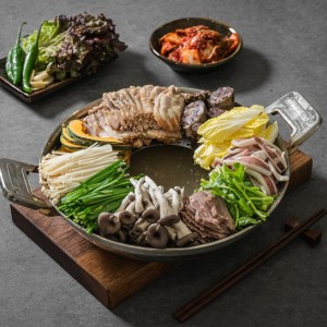 남천 전골 한상 (수육전골+생면사리+오징어볶음+녹두전) — [59,000원 상당] 남천 전골 한상 (수육전골+생면사리+오징어볶음+녹두전)