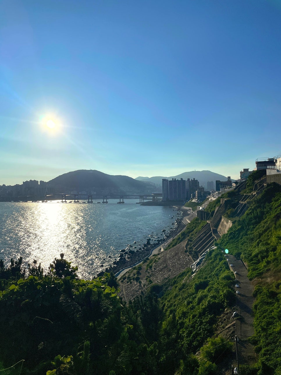 흰여울문화마을의 골목과 바다 풍경