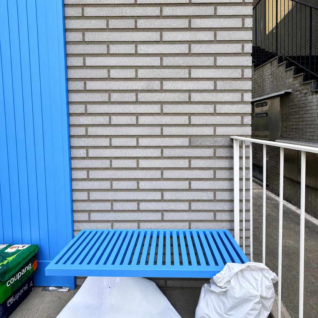 감각적인 색채와 일상의 풍경이 어우러진 벽화 골목