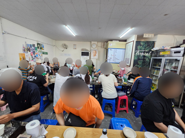 고소함이 남다른 손두부와 정갈한 밑반찬 상차림