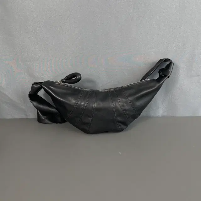 LEMAIRE 크루아상백 범백 블랙 상품 사진