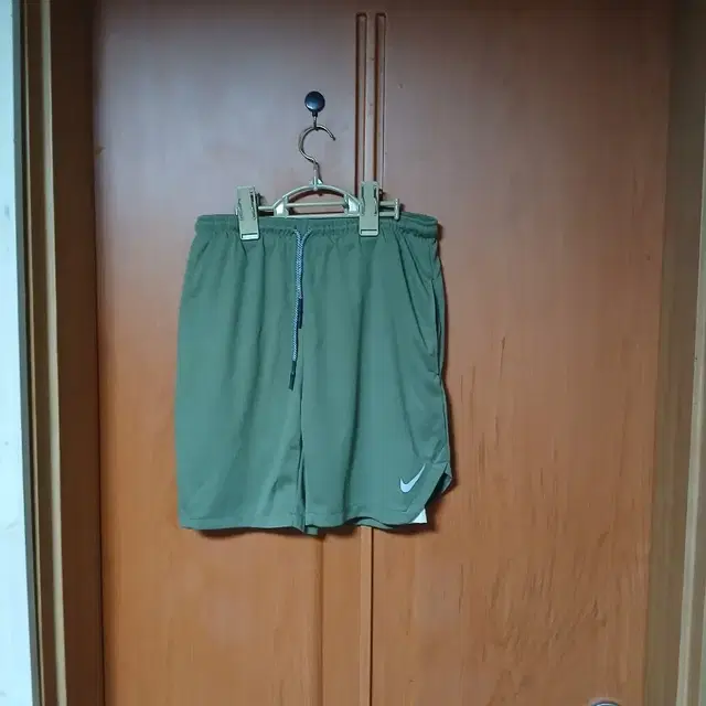 나이키 드라이핏 반바지 카키 상품 사진