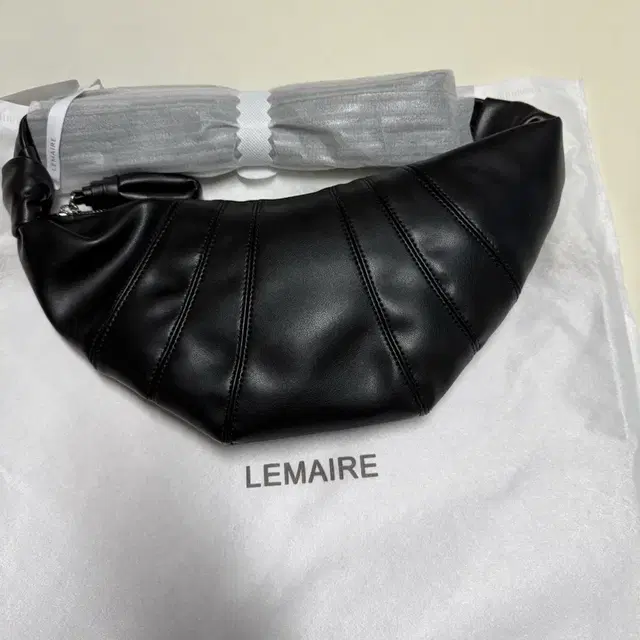 LEMAIRE 크루아상백 스몰 블랙 상품 사진