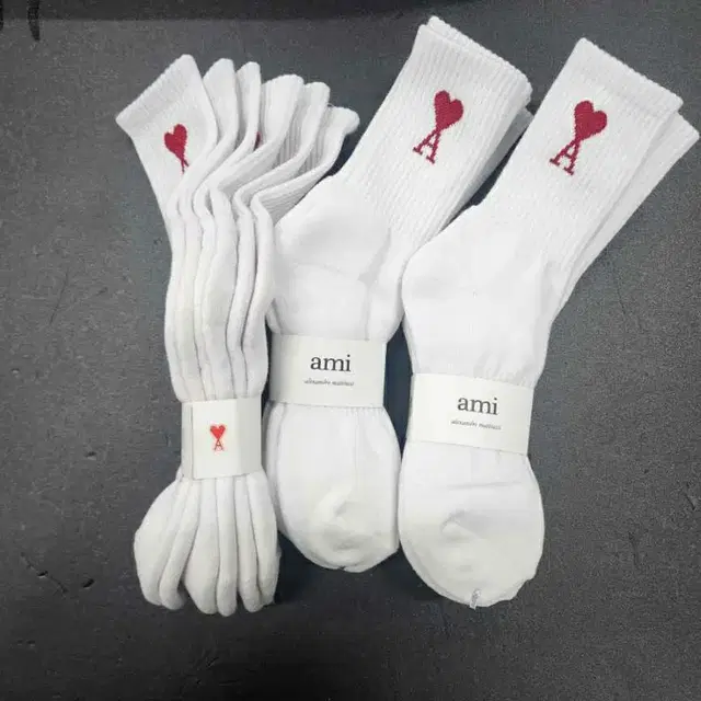 AMI 하트 로고 쿠션흰색 양말 상품 사진