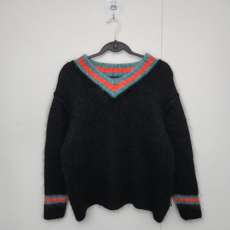 [STUSSY 스투시] 105 여 브이넥니트 상품 사진