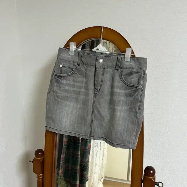 Levis 리바이스 그레이 데님 로우라이즈 미니스커트 상품 사진
