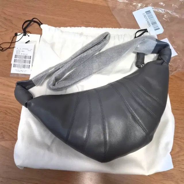 르메르 크루아상 백 스몰 아스팔트 그레이 (양가죽) 새상품 상품 사진