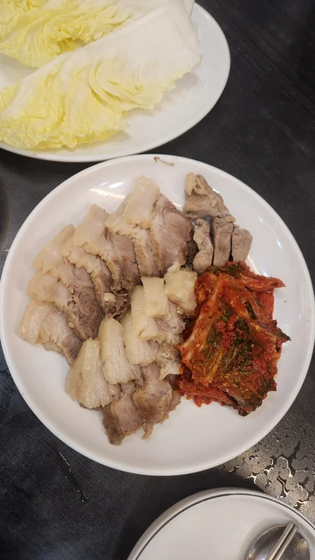 훼미리손칼국수보쌈